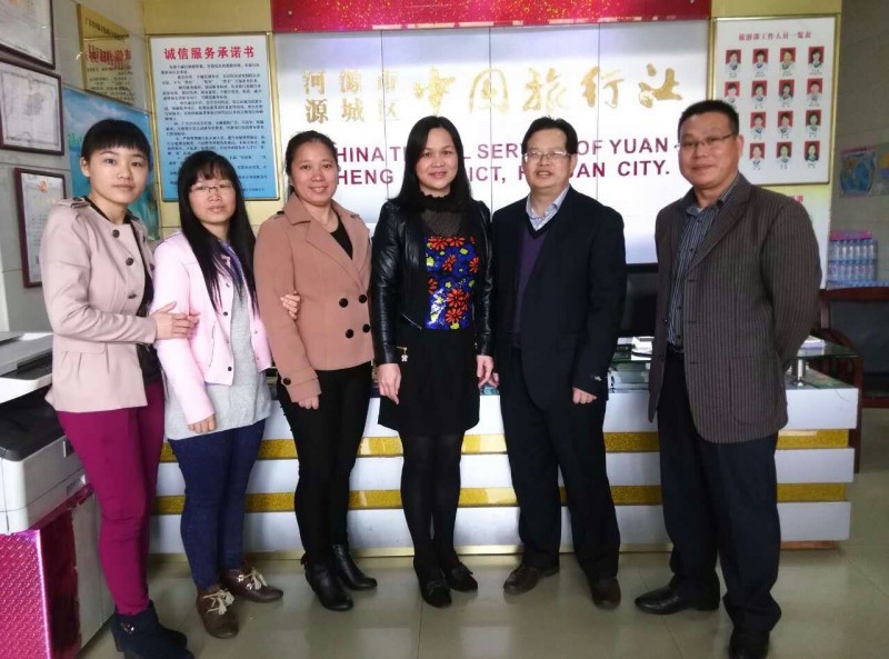 課題組成員深入企業(yè)調(diào)研(右三潘學(xué)根總經(jīng)理)